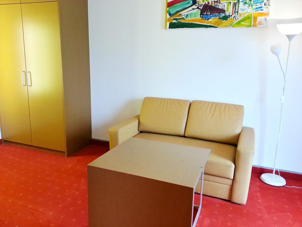 Orange Wings Krems Hotel Phòng bức ảnh