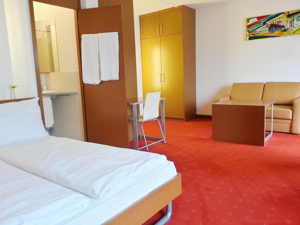 Orange Wings Krems Hotel Phòng bức ảnh