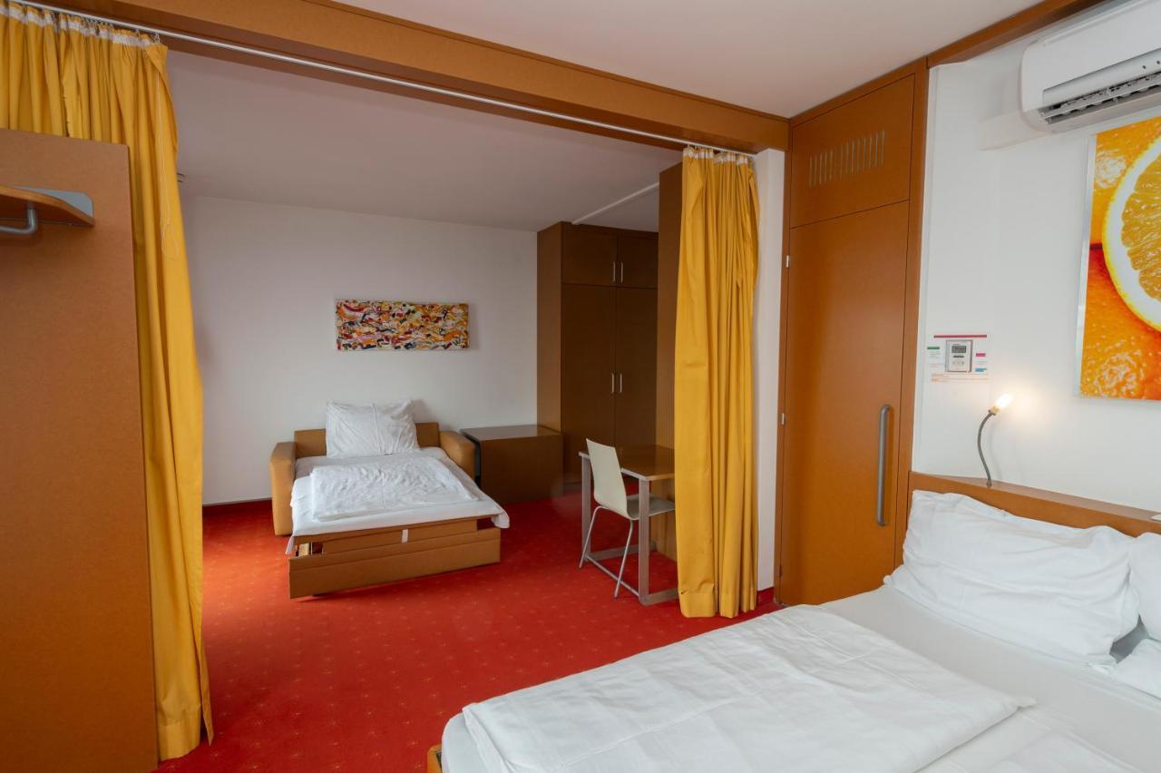 Orange Wings Krems Hotel Ngoại thất bức ảnh