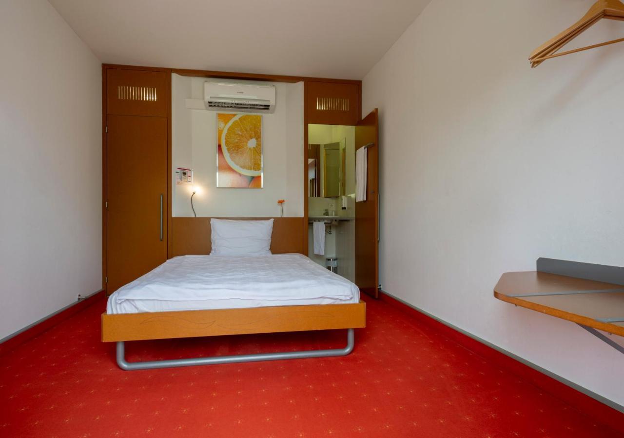 Orange Wings Krems Hotel Ngoại thất bức ảnh