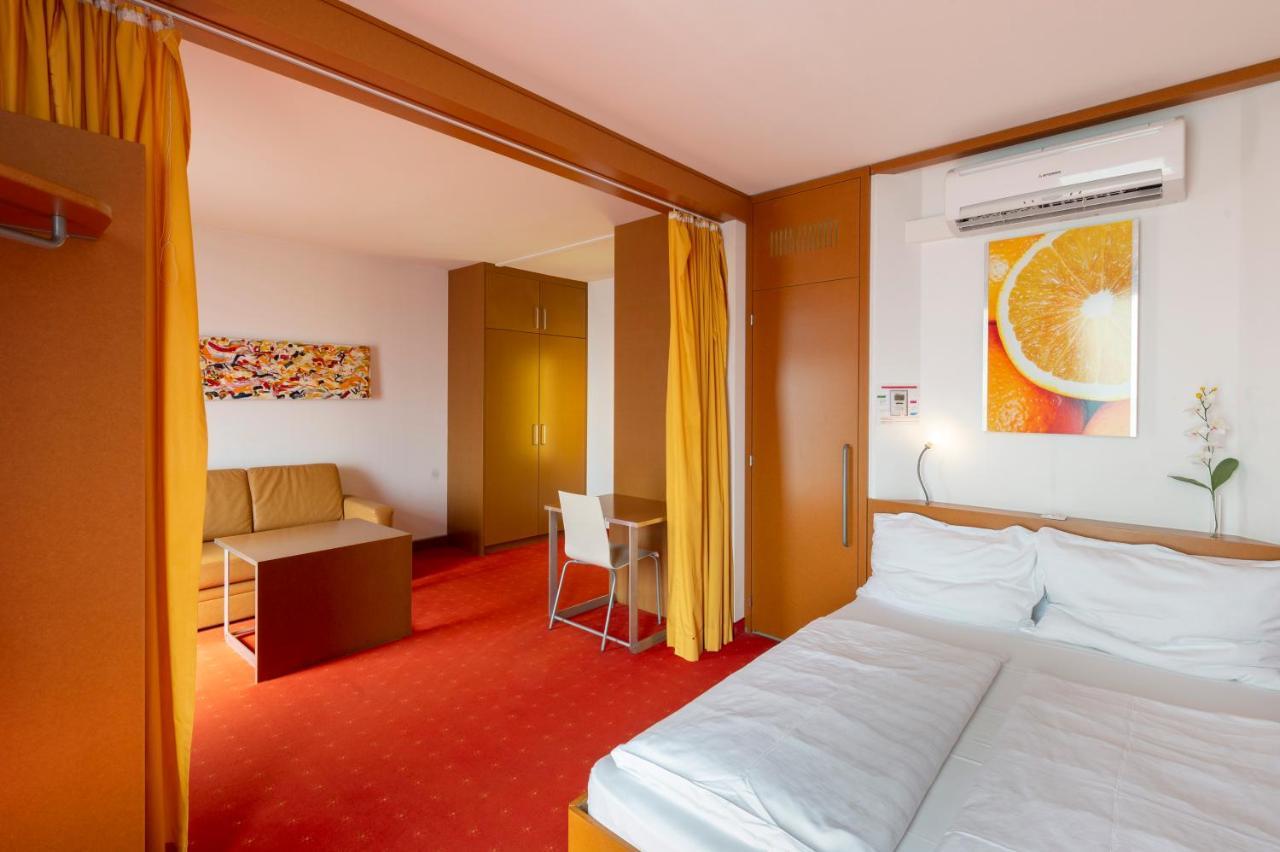Orange Wings Krems Hotel Ngoại thất bức ảnh